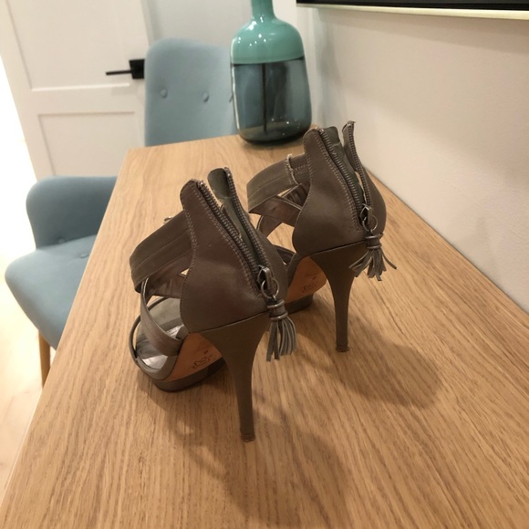 BCBG heels with small platform - Picture 4 of 4